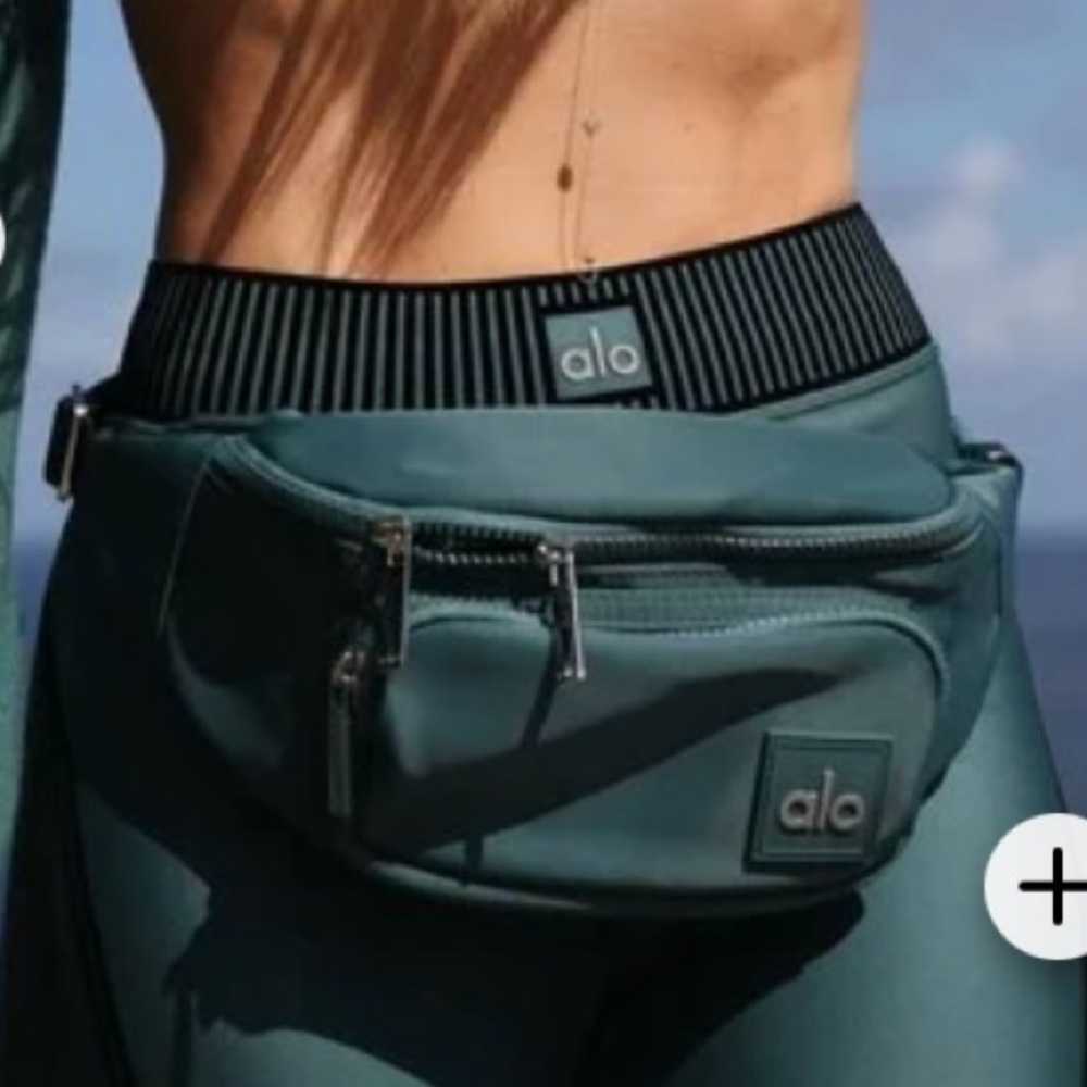 Alo Yoga Explorer Fanny Pack Winter Ivy